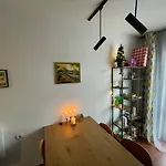 Lovely 2-bedroom Serviced With * Μπάνσκο