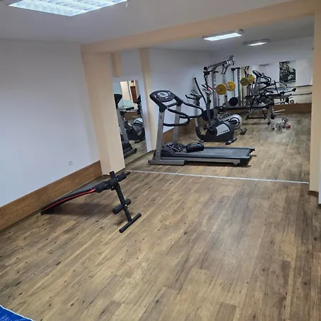 Lovely 2-bedroom Serviced With Διαμέρισμα
