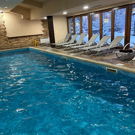 Lovely 2-bedroom Serviced With * Μπάνσκο