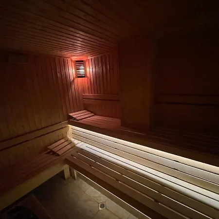 Lovely 2-bedroom Serviced With Διαμέρισμα *