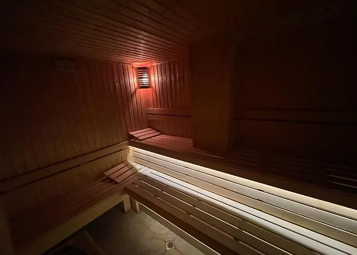 Lovely 2-bedroom Serviced With Lejlighed *