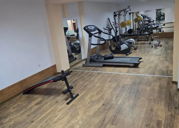 Lovely 2-bedroom Serviced With Lejlighed